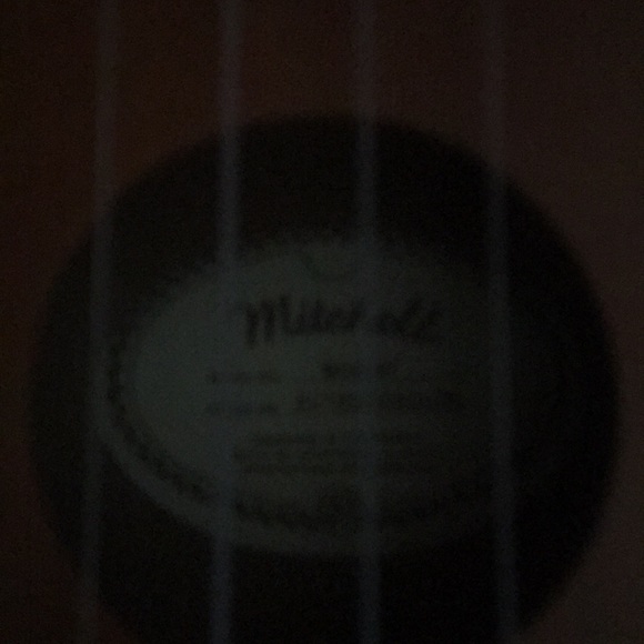 ukulele Mitchell - Picture 4 of 5